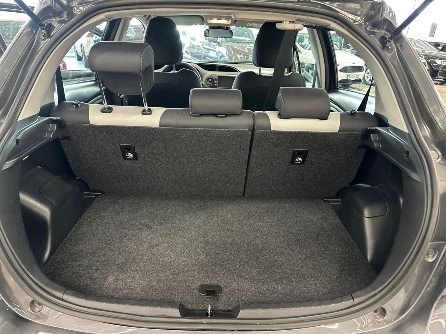 TOYOTA Yaris 2018