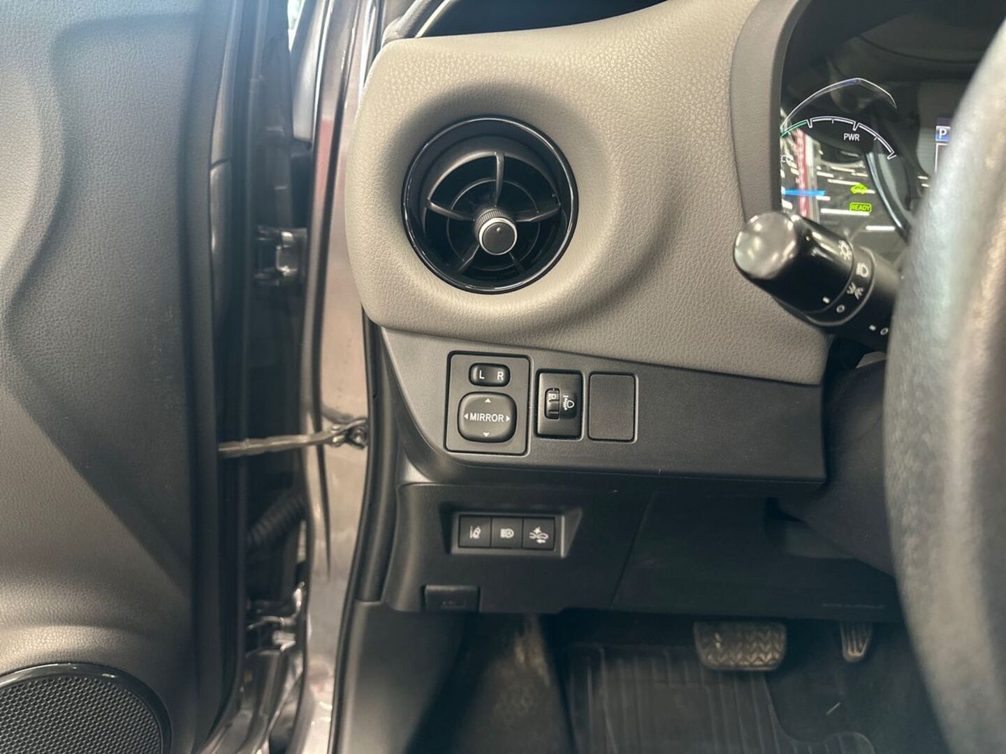 TOYOTA Yaris 2018