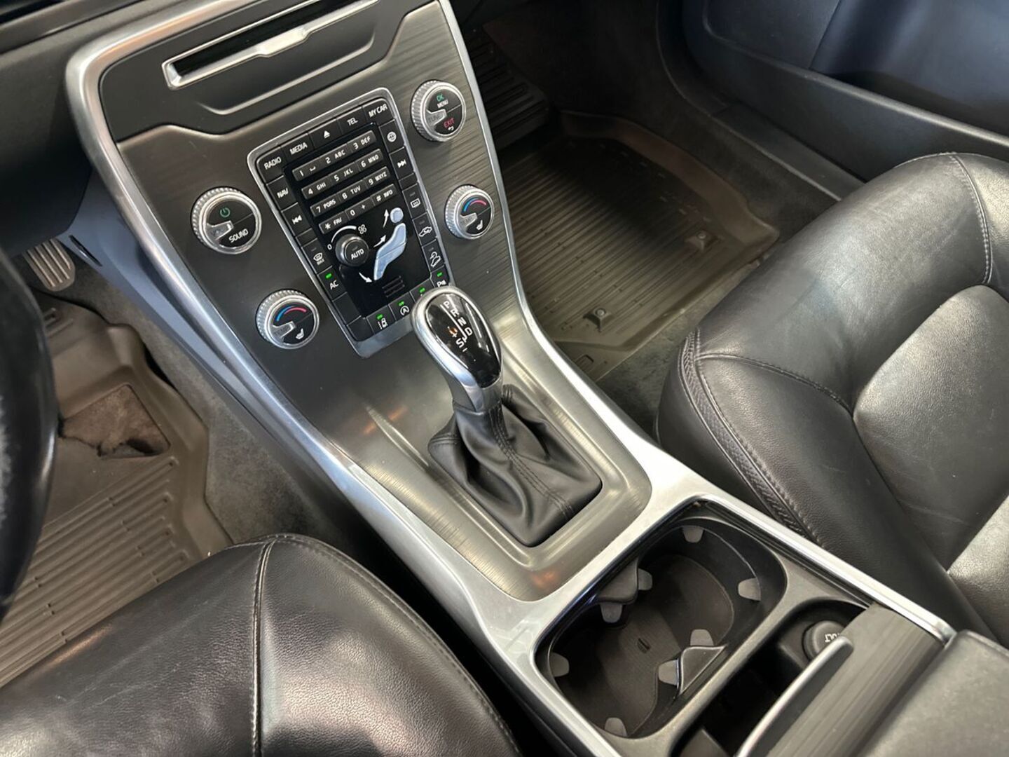 VOLVO XC70 2016