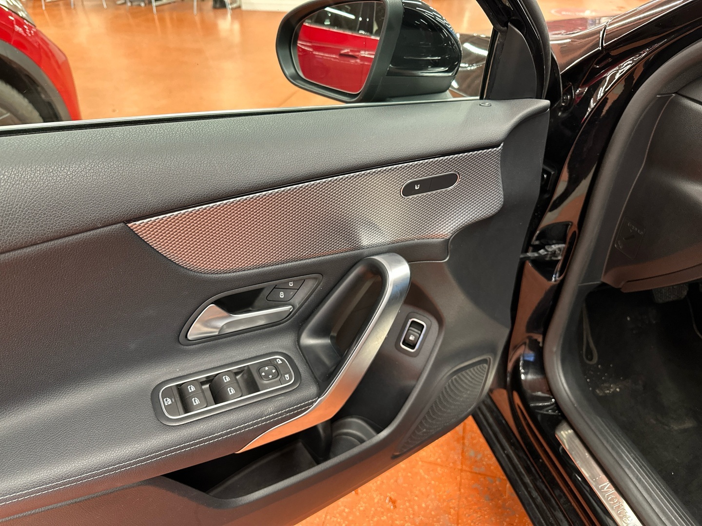 MERCEDES-BENZ A 2022