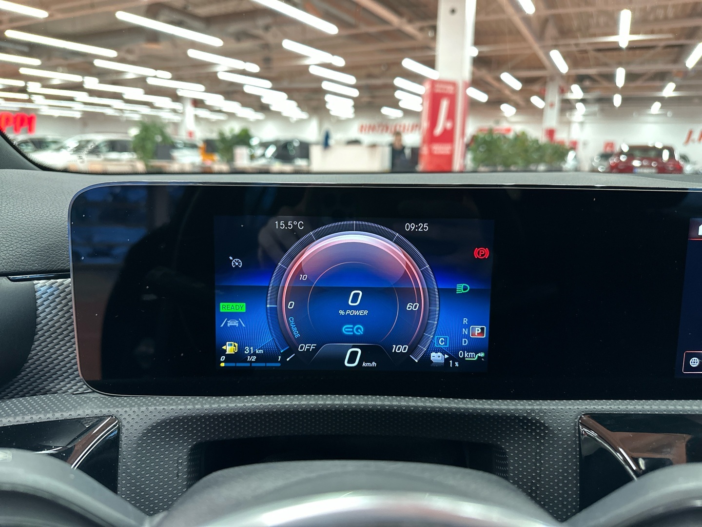 MERCEDES-BENZ A 2022