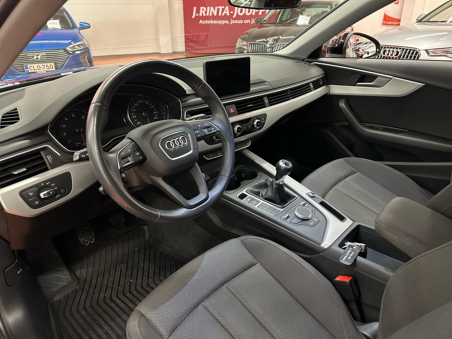 AUDI A4 2019