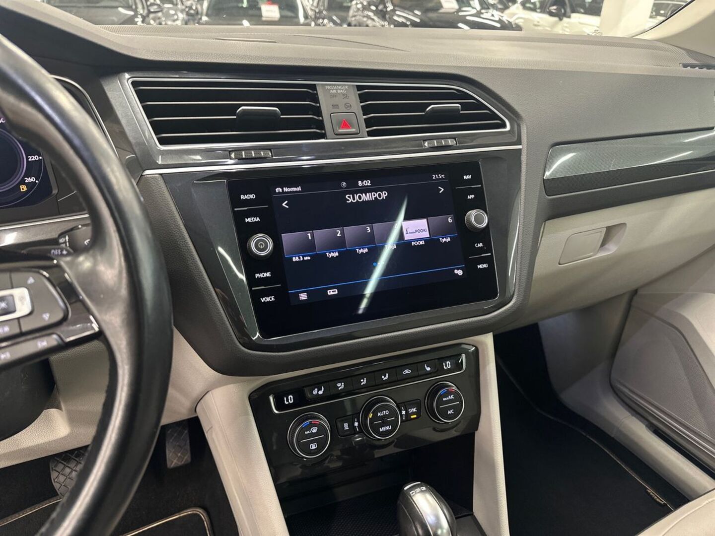 VOLKSWAGEN Tiguan 15