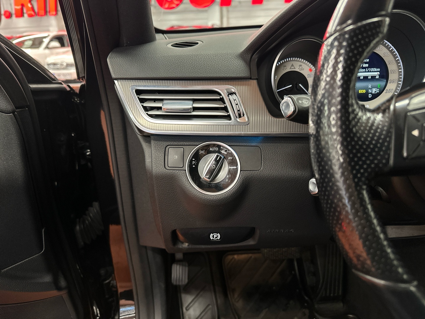 MERCEDES-BENZ E 2013