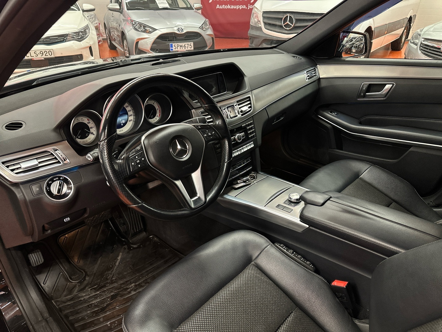 MERCEDES-BENZ E 2013