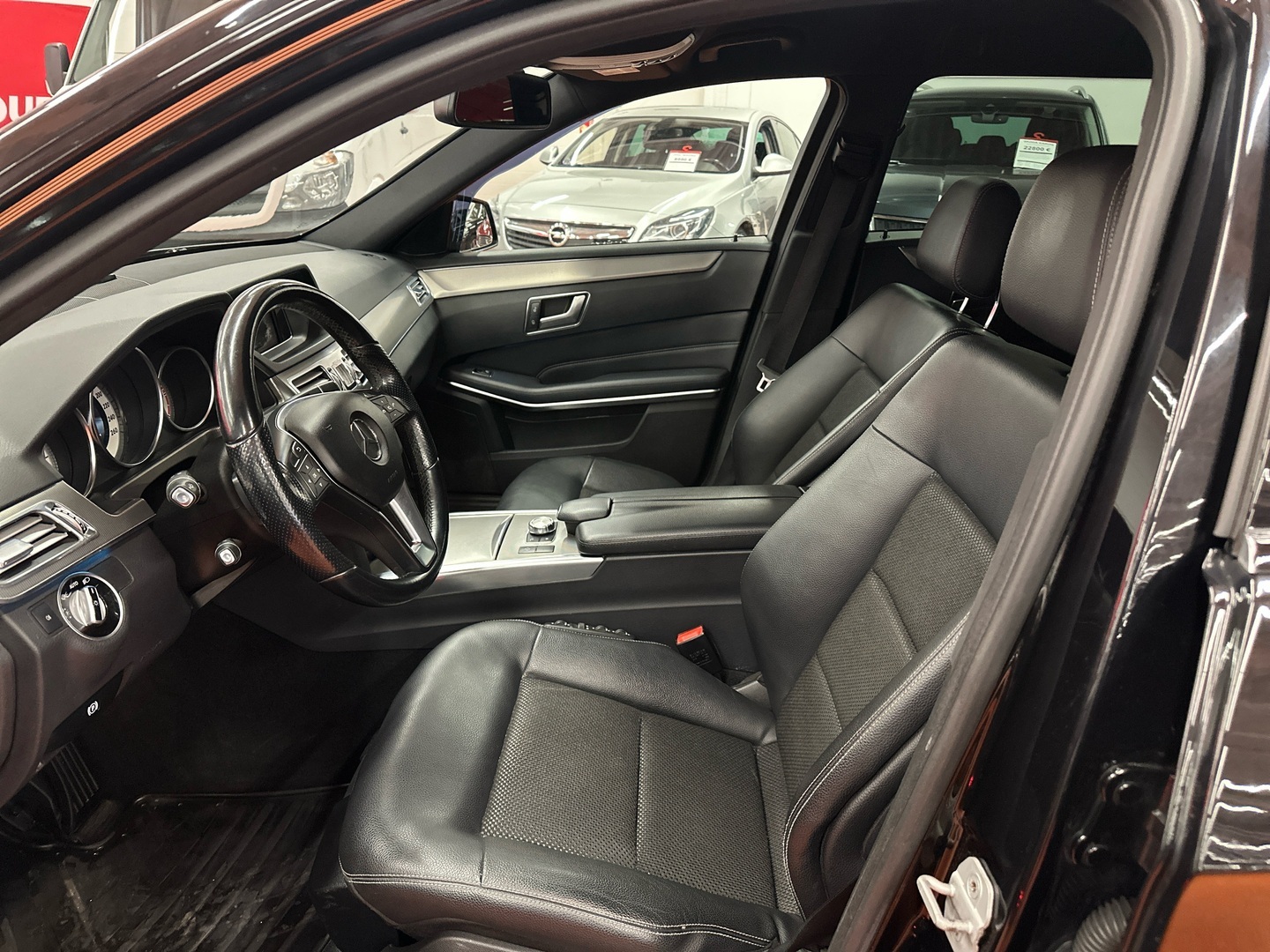 MERCEDES-BENZ E 2013