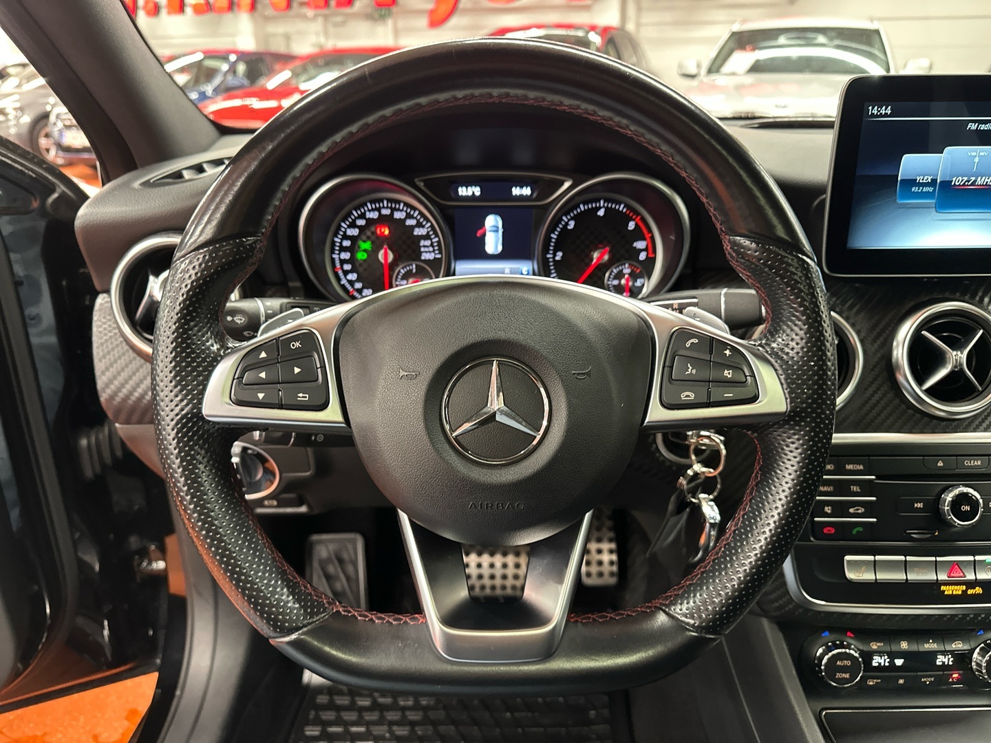 MERCEDES-BENZ A 2017