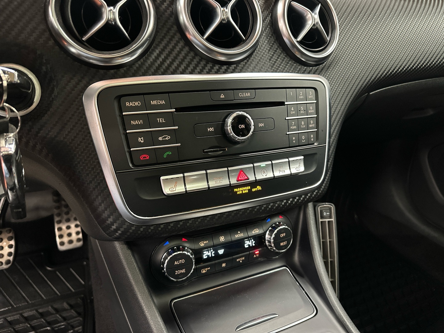 MERCEDES-BENZ A 2017