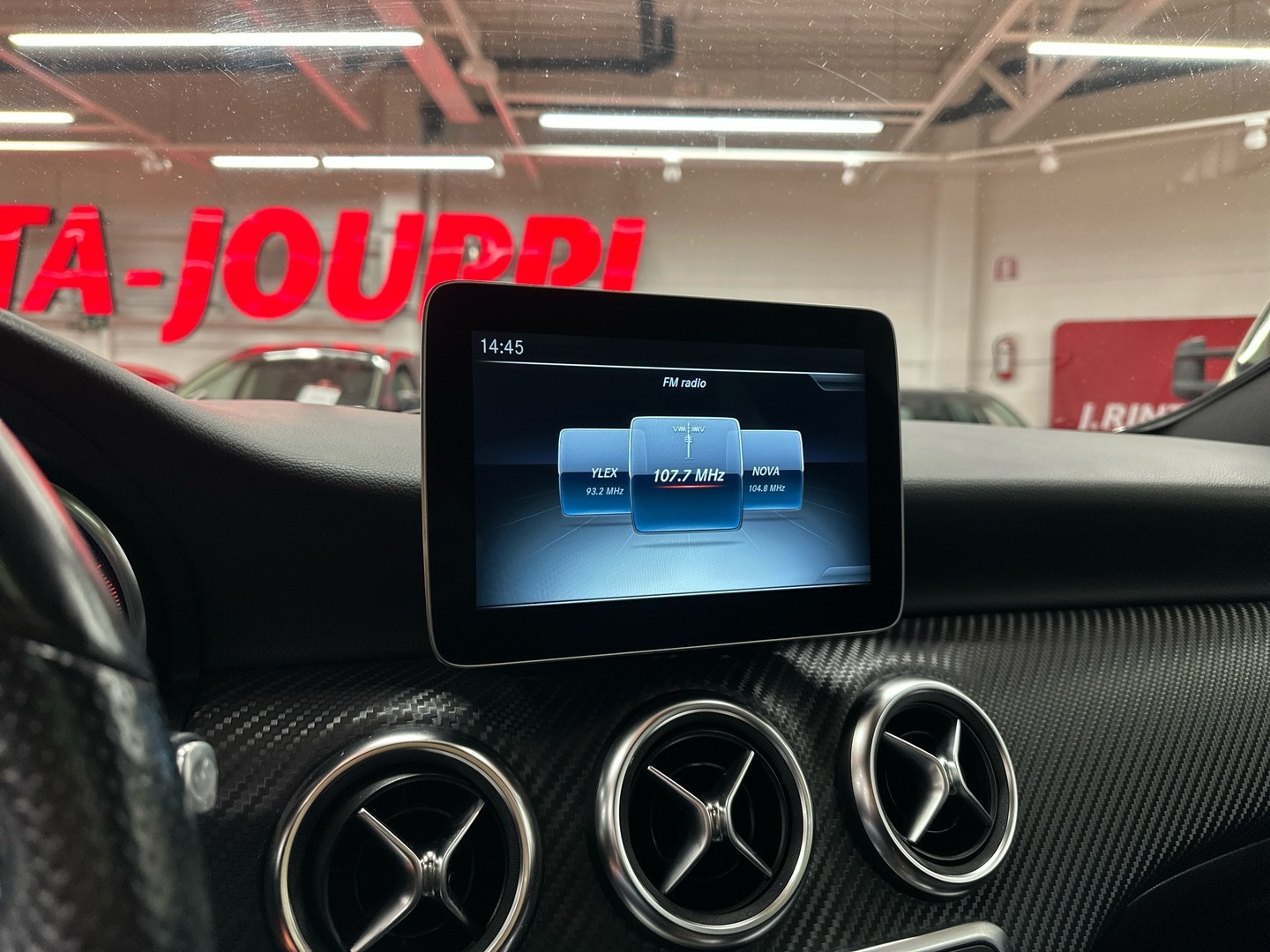 MERCEDES-BENZ A 2017