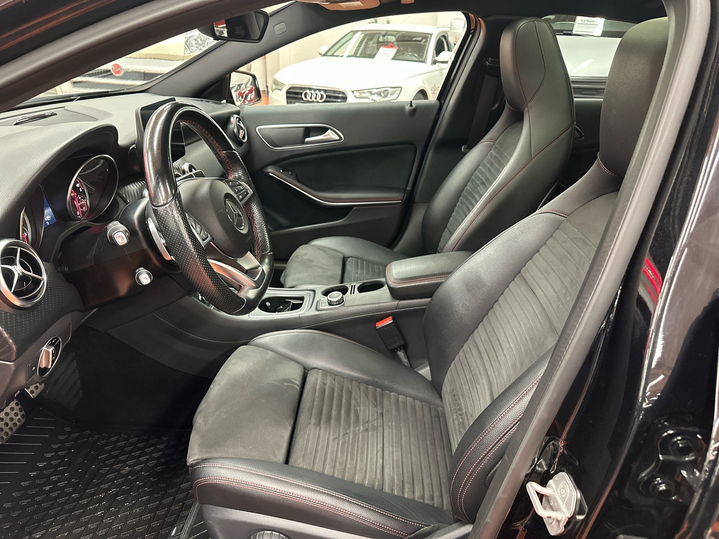 MERCEDES-BENZ A 2017