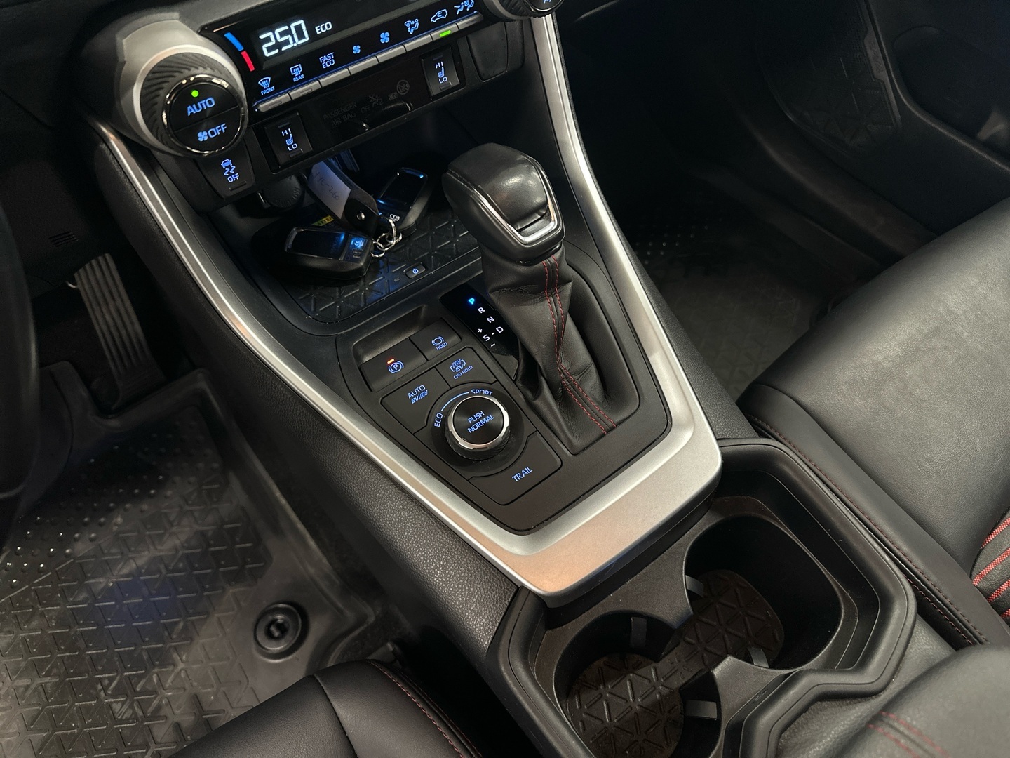 TOYOTA RAV4 Plug-in 2021