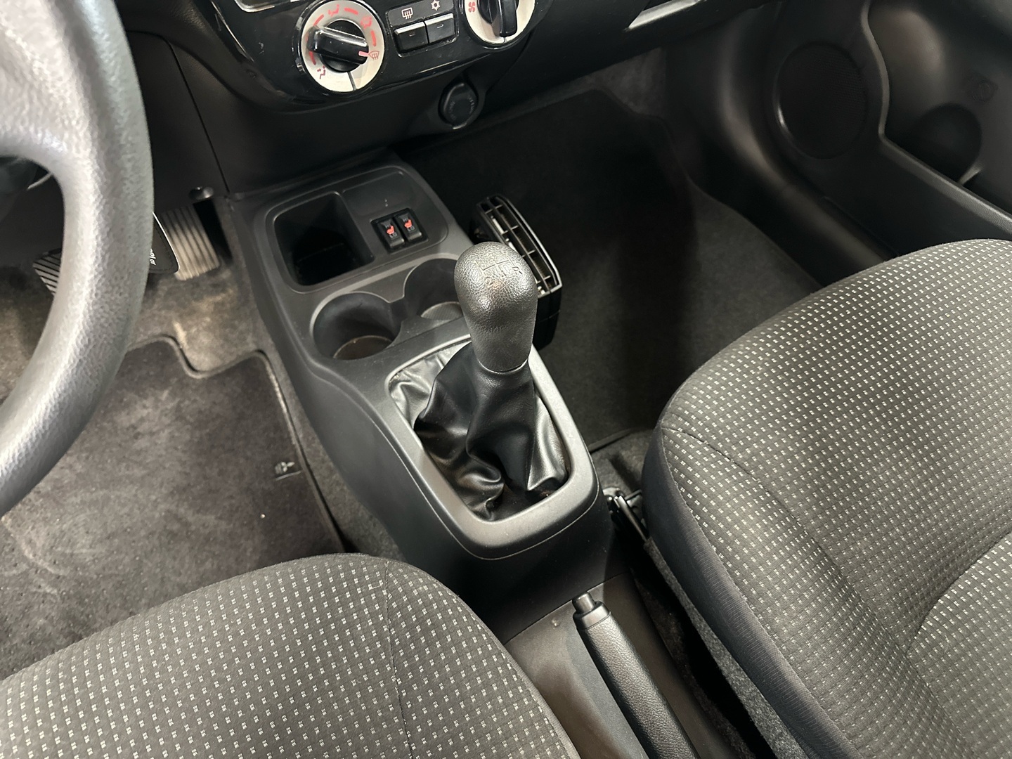 MITSUBISHI Space Star 2015