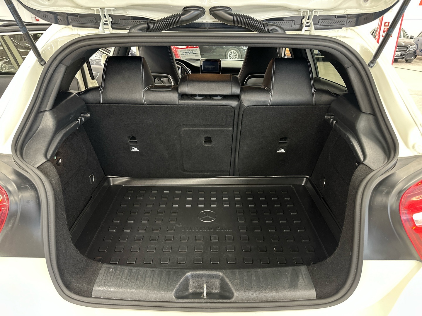 MERCEDES-BENZ A 2016
