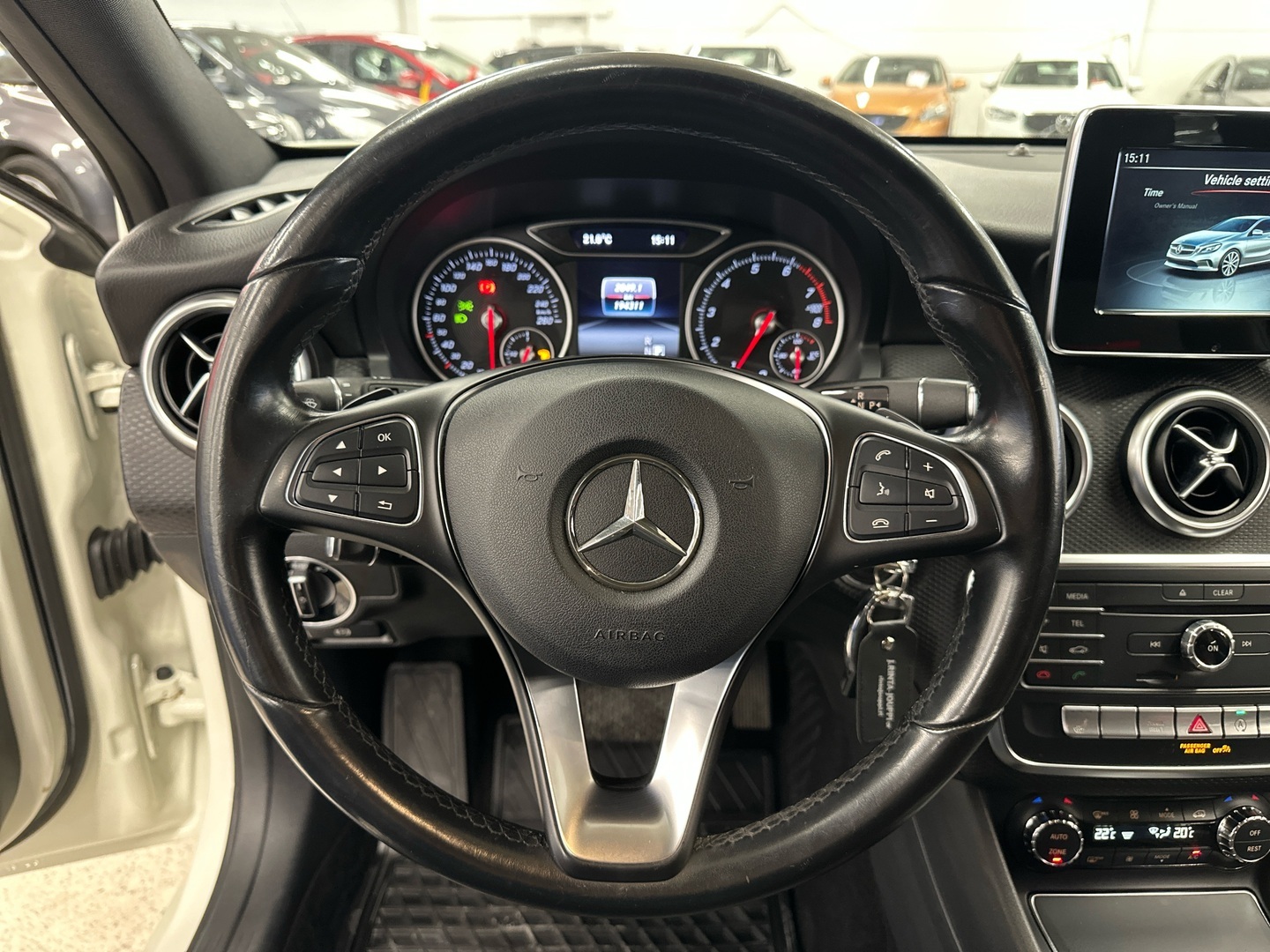 MERCEDES-BENZ A 2016