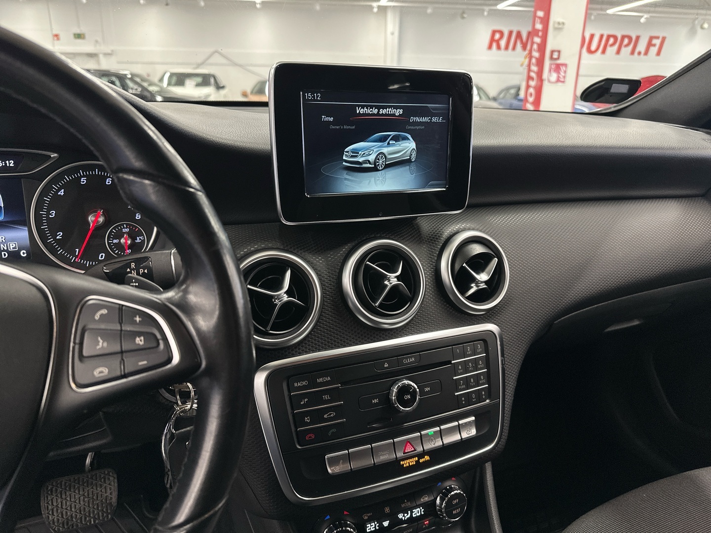 MERCEDES-BENZ A 2016