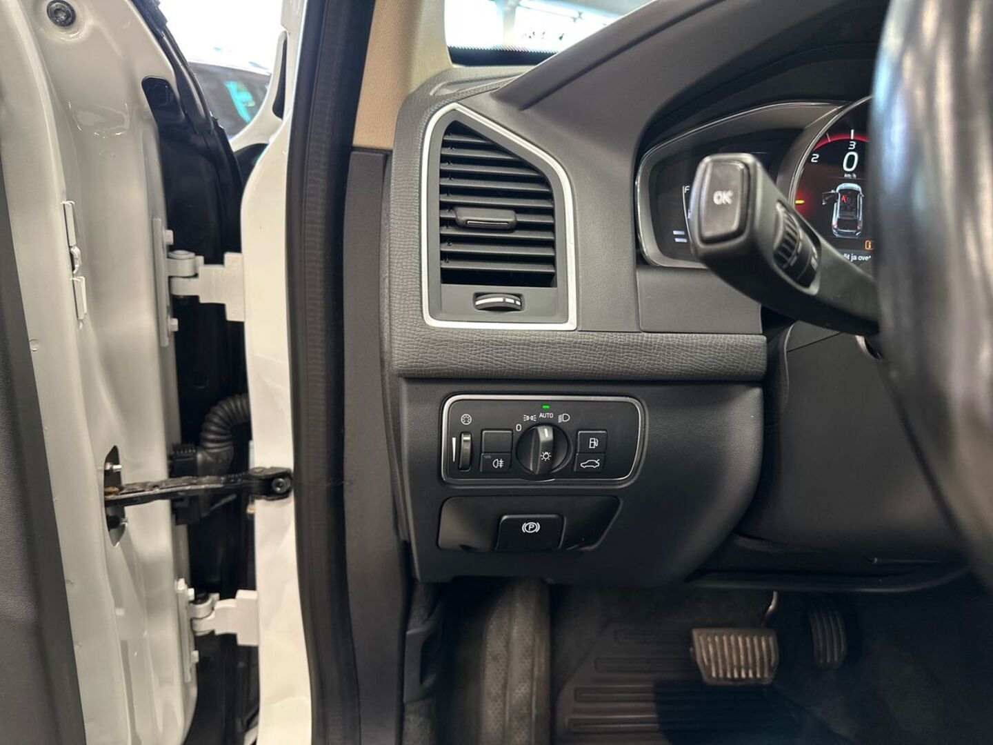 VOLVO XC60 2016