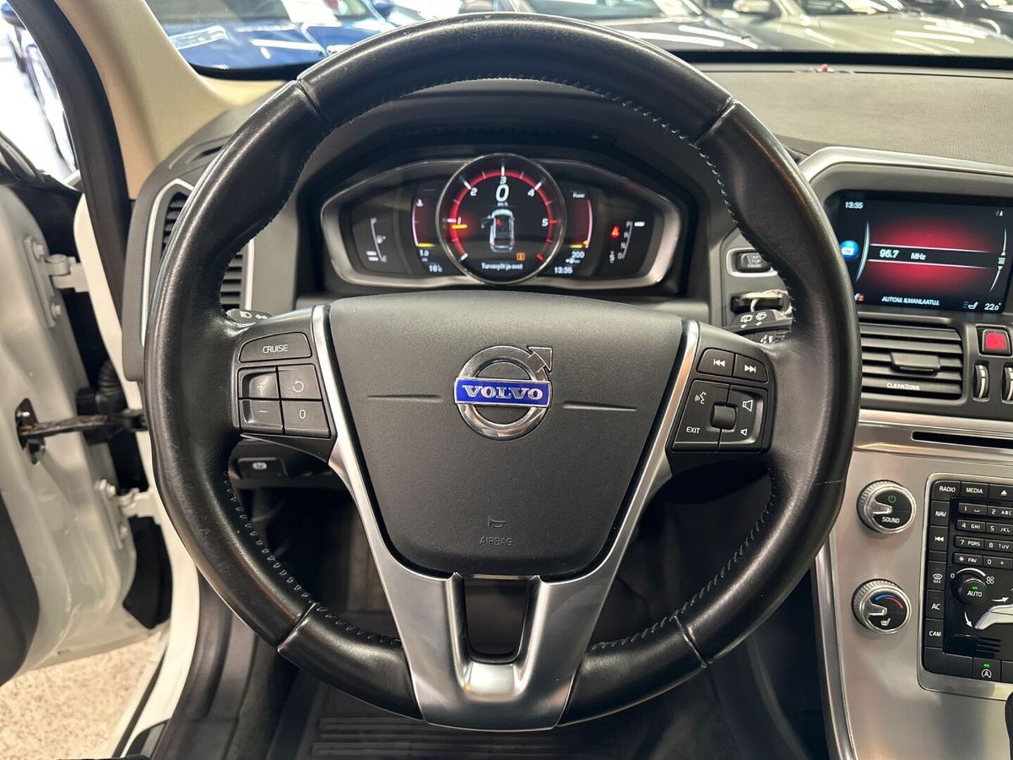 VOLVO XC60 2016