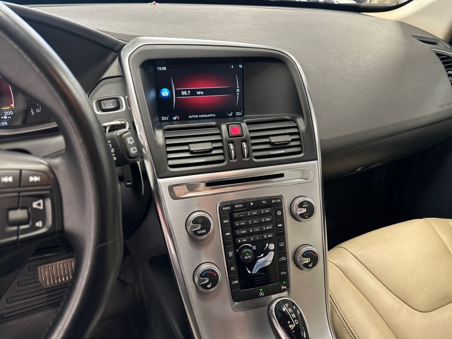 VOLVO XC60 2016