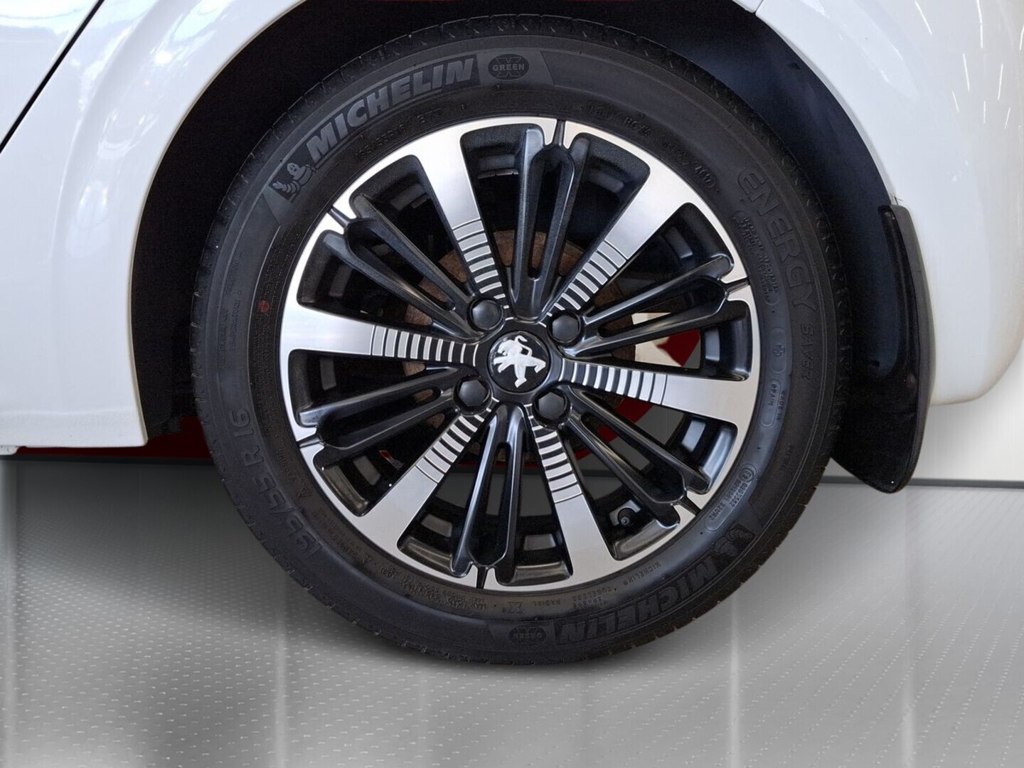 PEUGEOT 208 2018