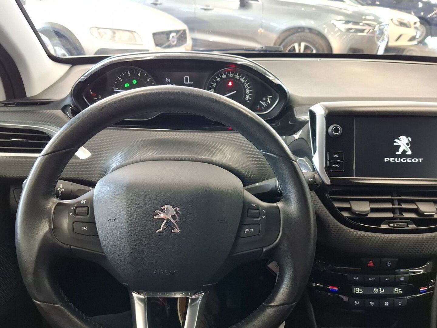 PEUGEOT 208 2018