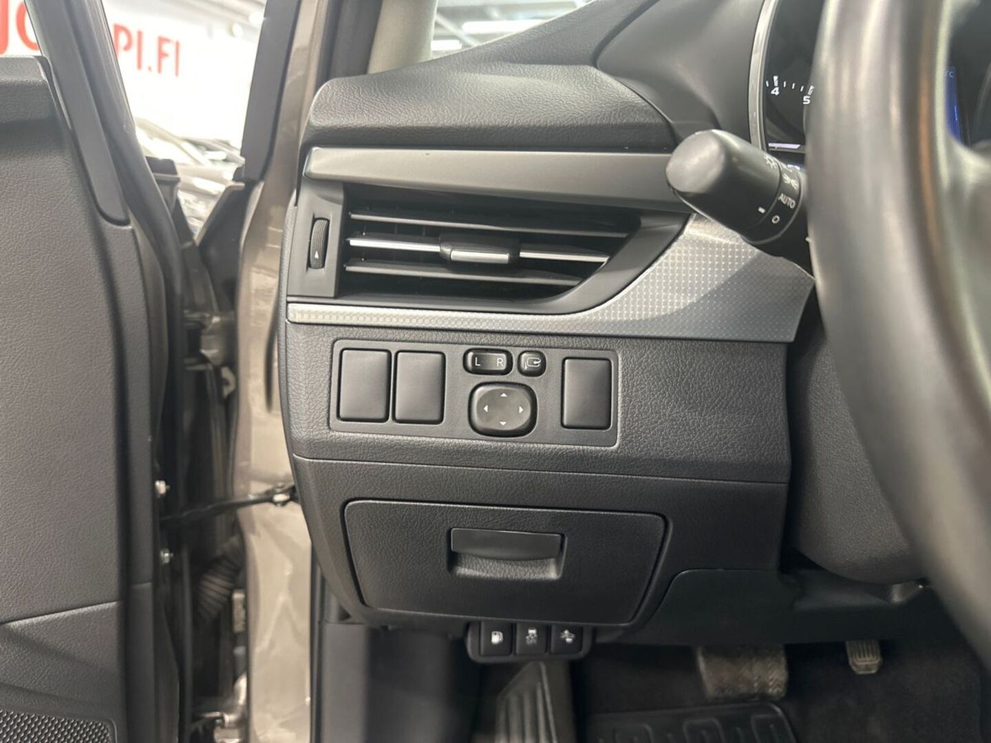 TOYOTA Avensis 2018