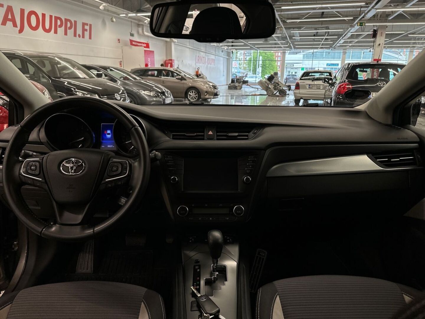 TOYOTA Avensis 2018