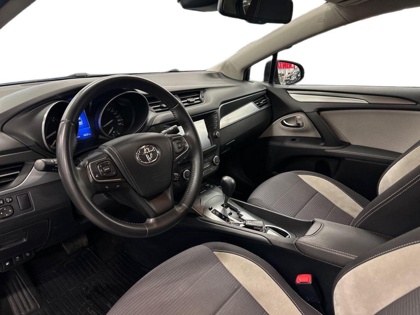 TOYOTA Avensis 2018