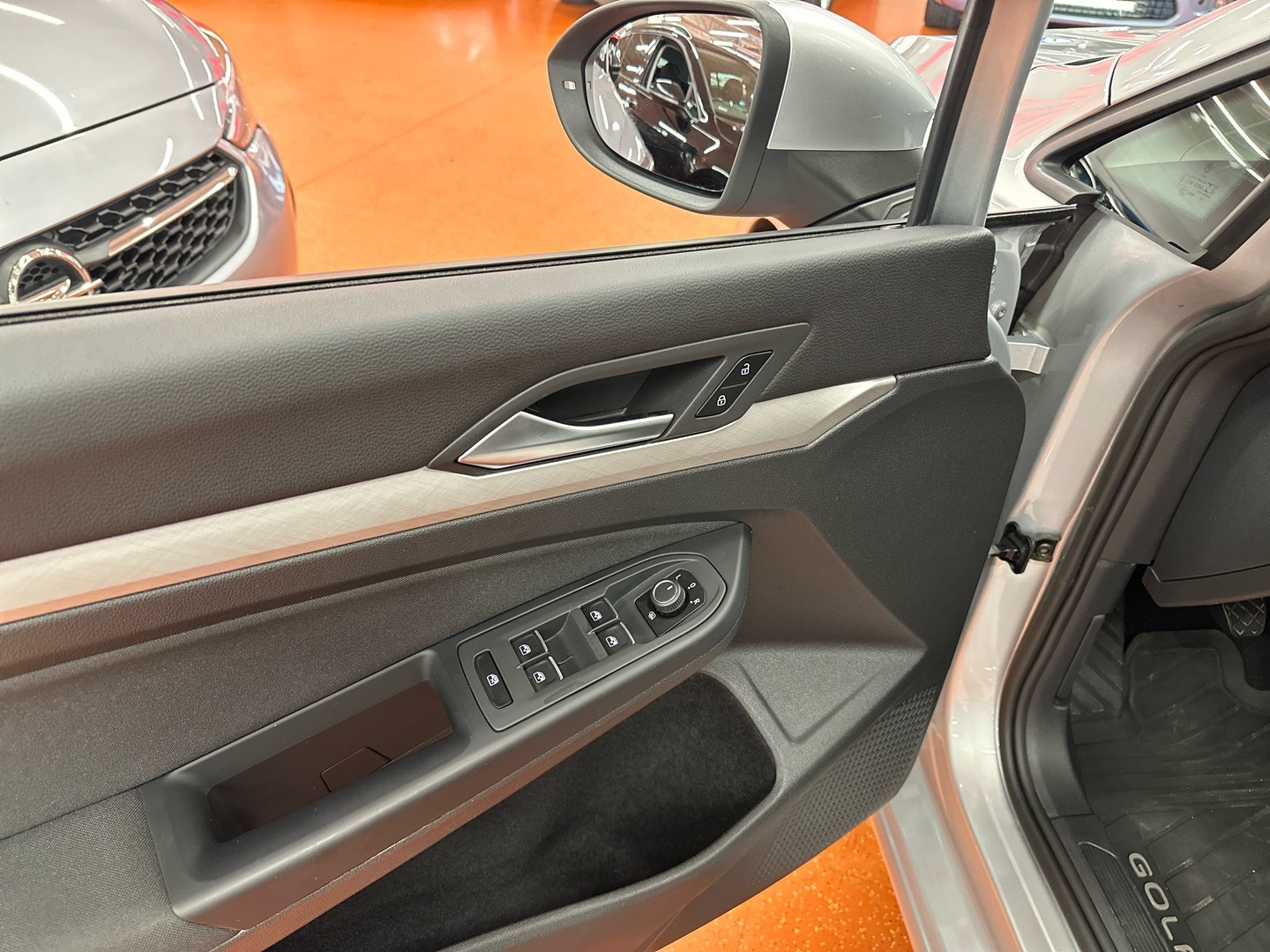 VOLKSWAGEN Golf 2020