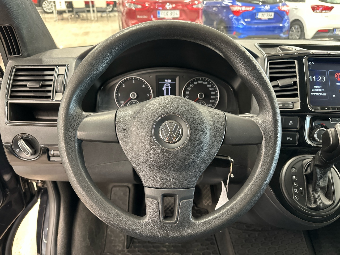 VOLKSWAGEN Caravelle 2012