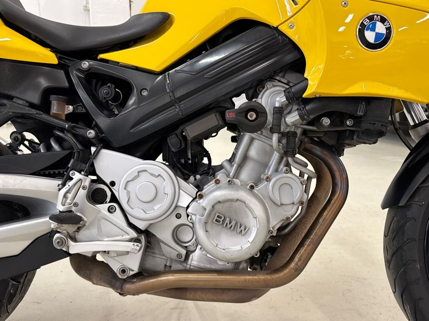 BMW F 2006
