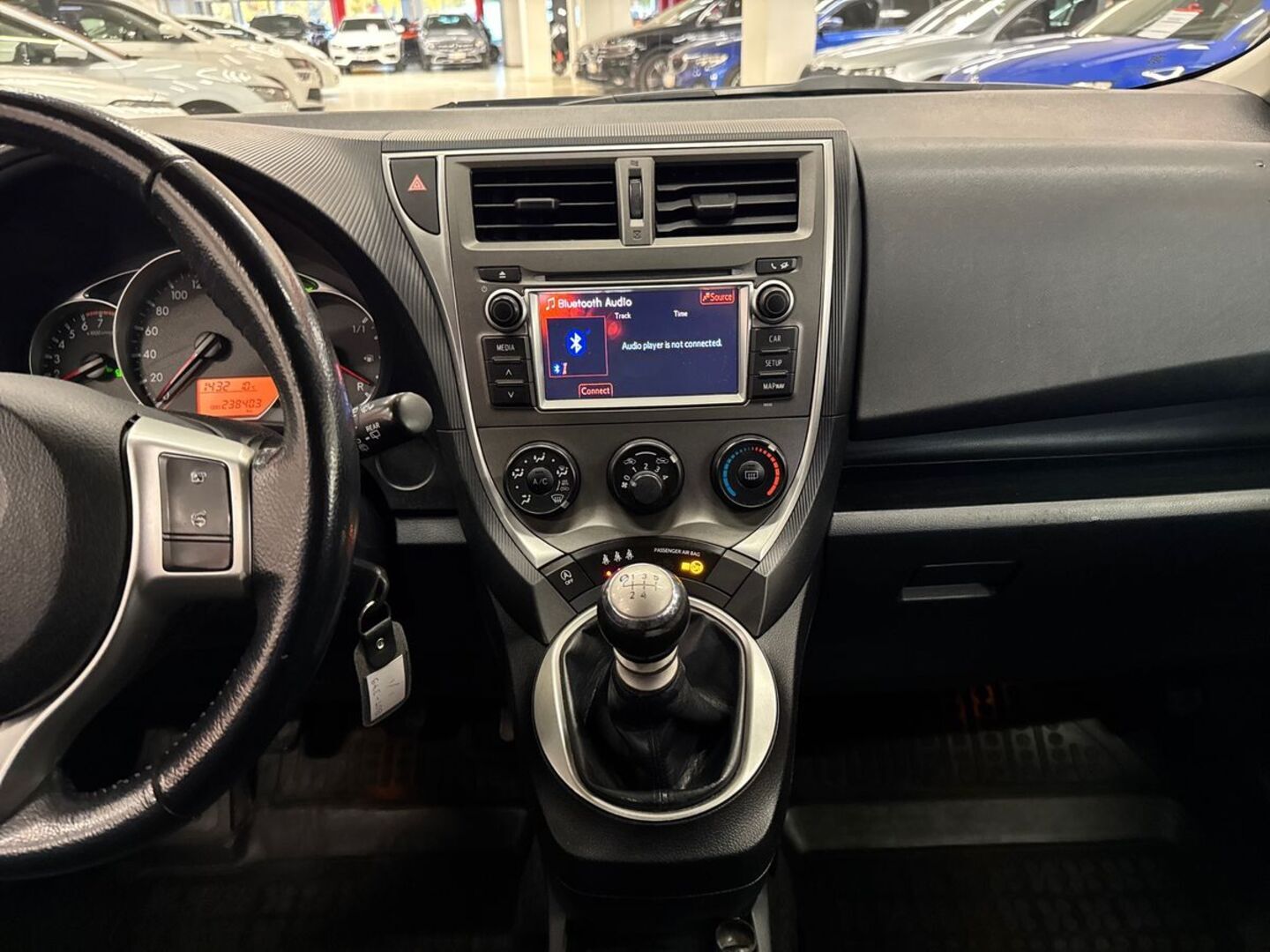 TOYOTA Verso-S 2011