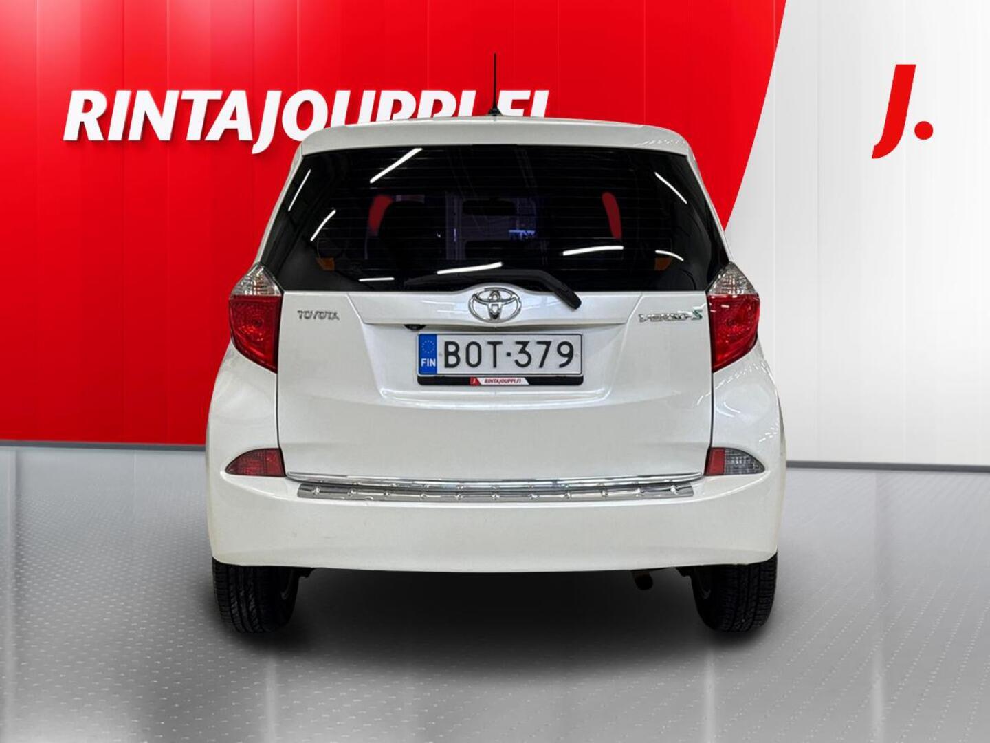 TOYOTA Verso-S 2011