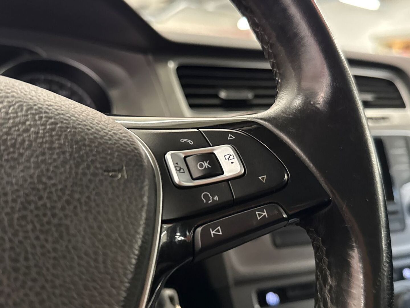 VOLKSWAGEN Golf 2014