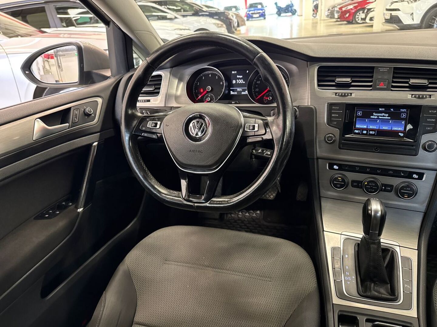 VOLKSWAGEN Golf 2014