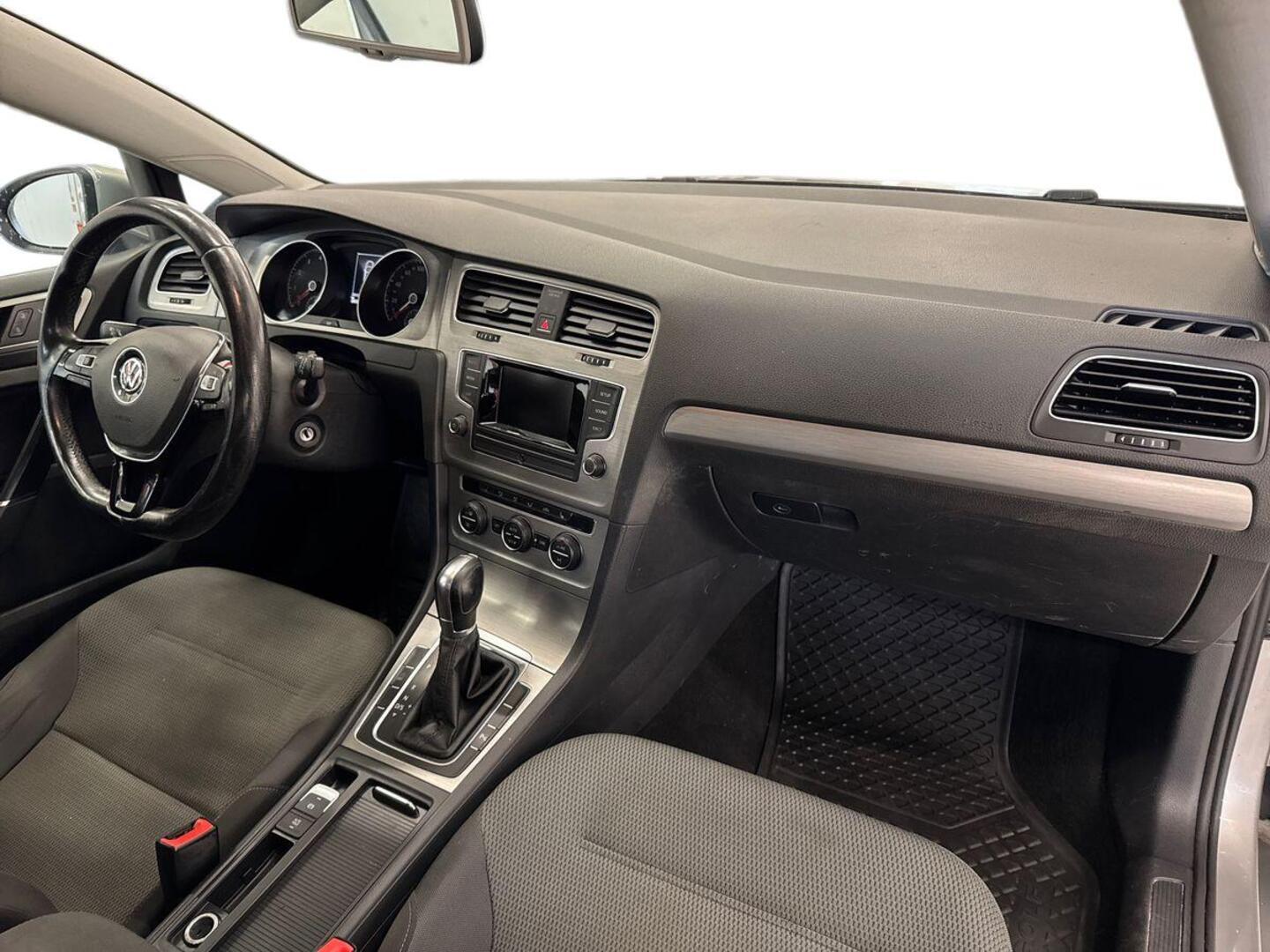 VOLKSWAGEN Golf 2014