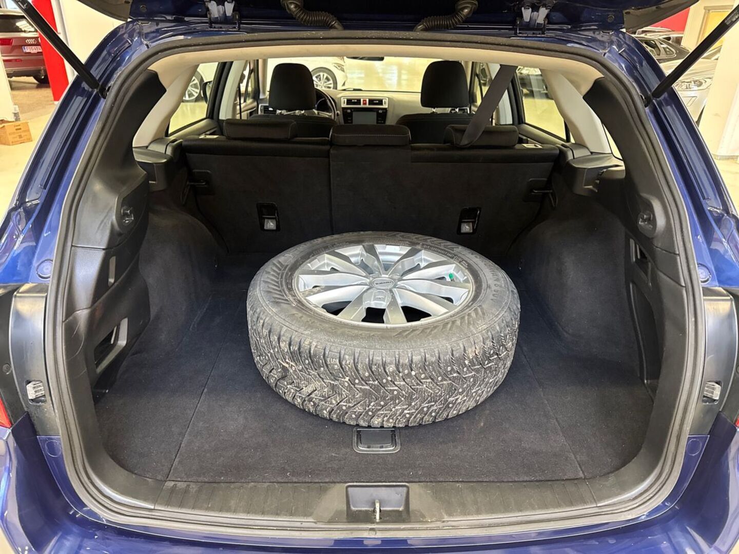 SUBARU Outback 2015
