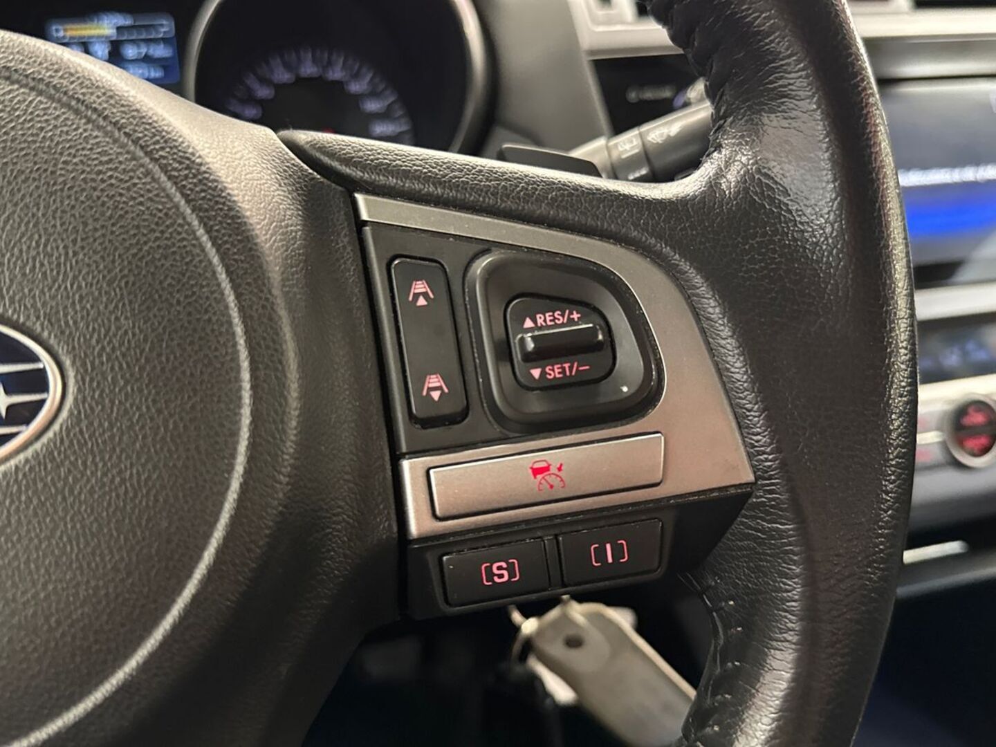 SUBARU Outback 2015