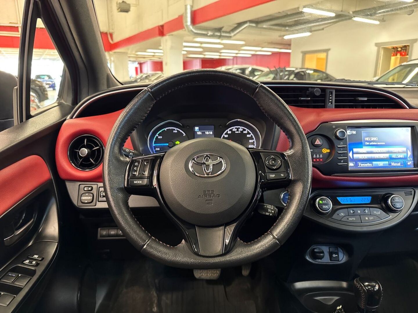 TOYOTA Yaris 2018
