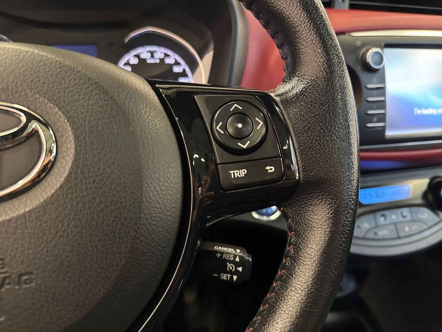 TOYOTA Yaris 2018