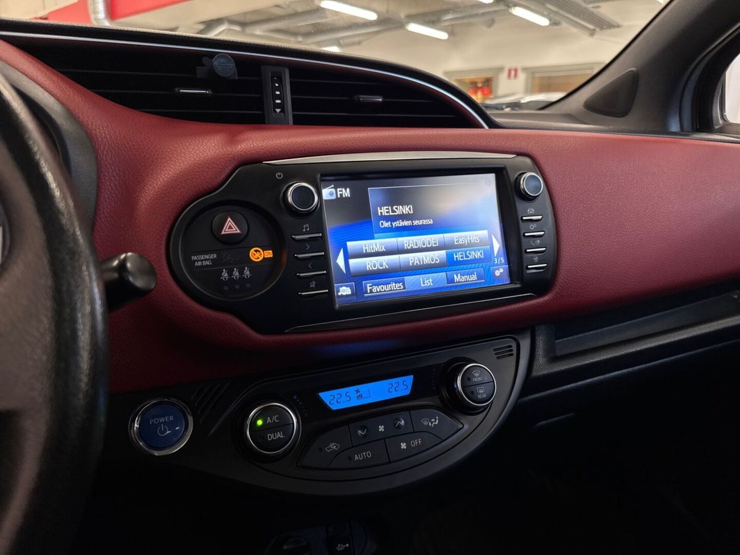 TOYOTA Yaris 2018