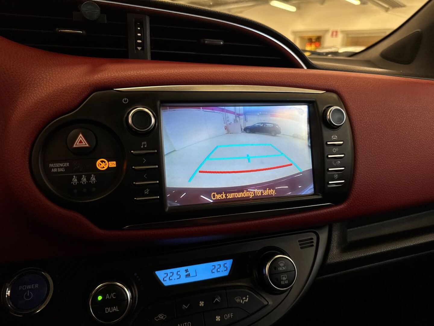 TOYOTA Yaris 2018