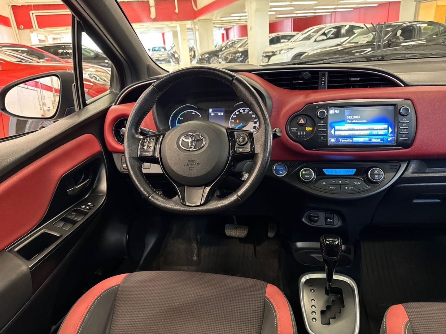 TOYOTA Yaris 2018