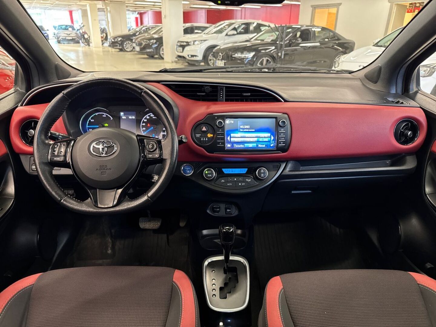 TOYOTA Yaris 2018