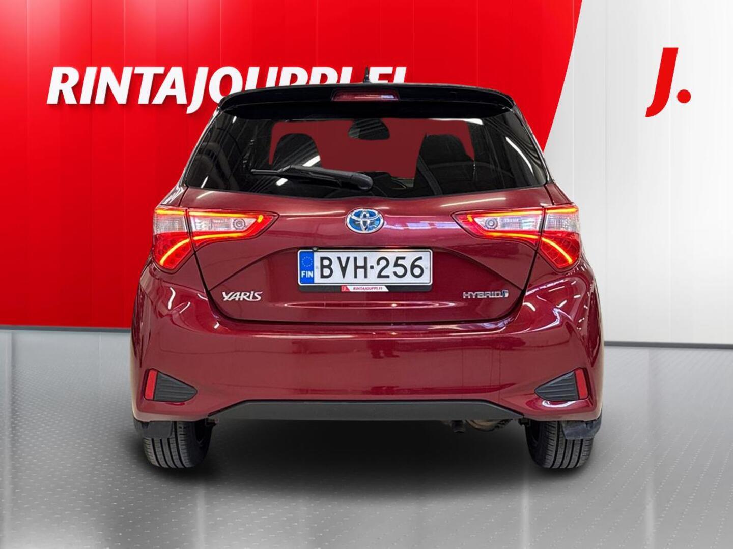 TOYOTA Yaris 2018