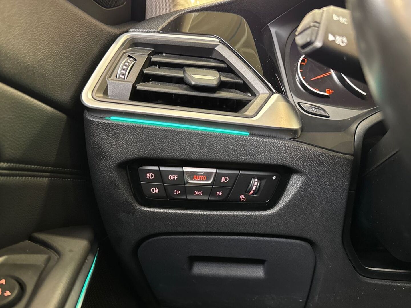 BMW 318 2019