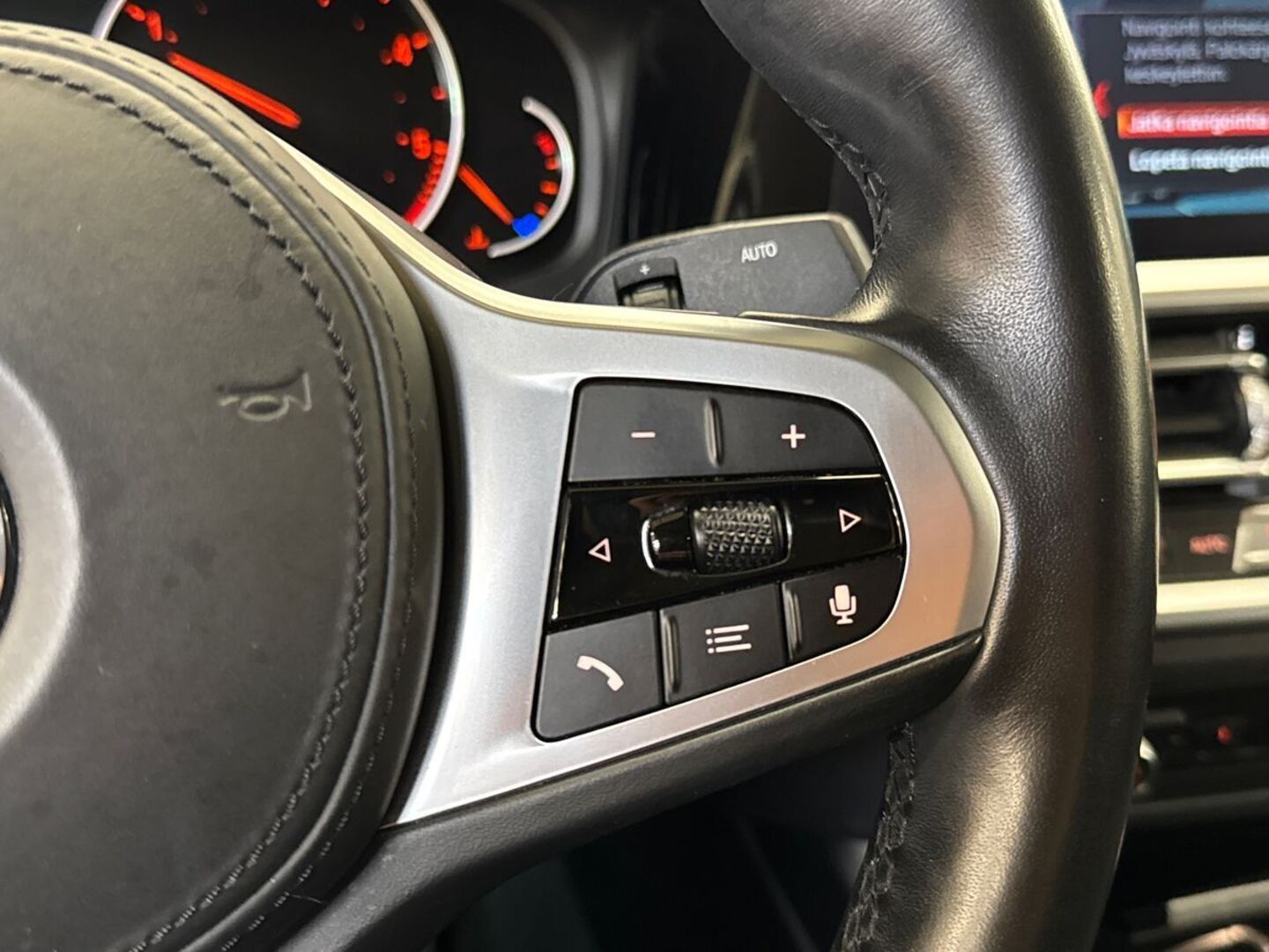 BMW 318 2019