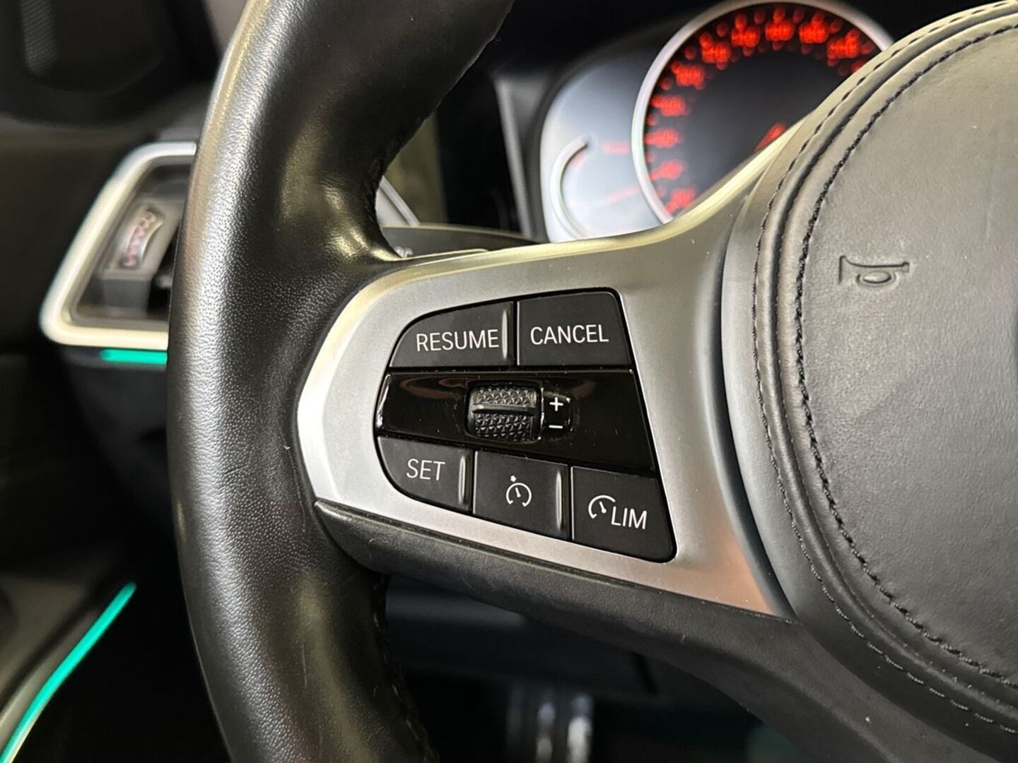 BMW 318 2019