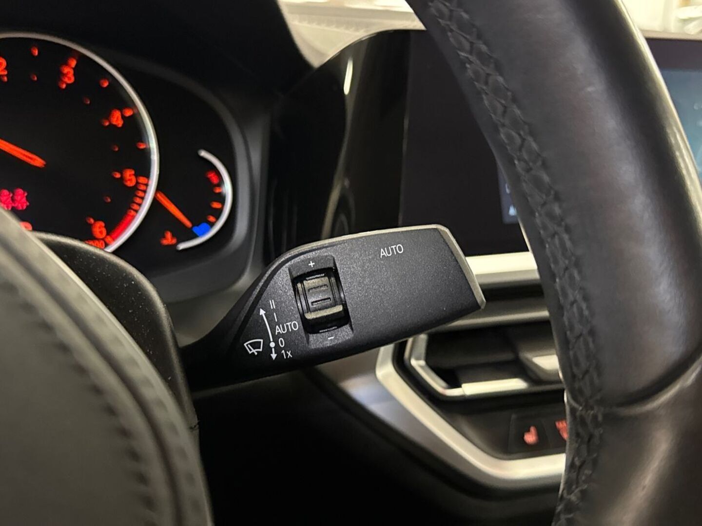 BMW 318 2019