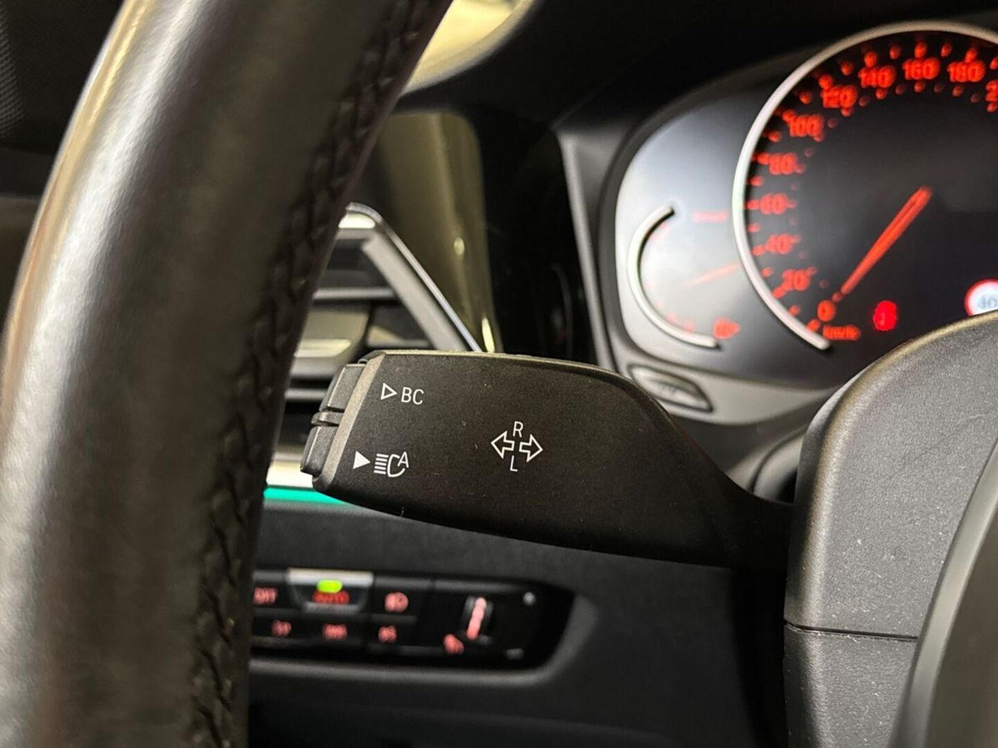 BMW 318 2019