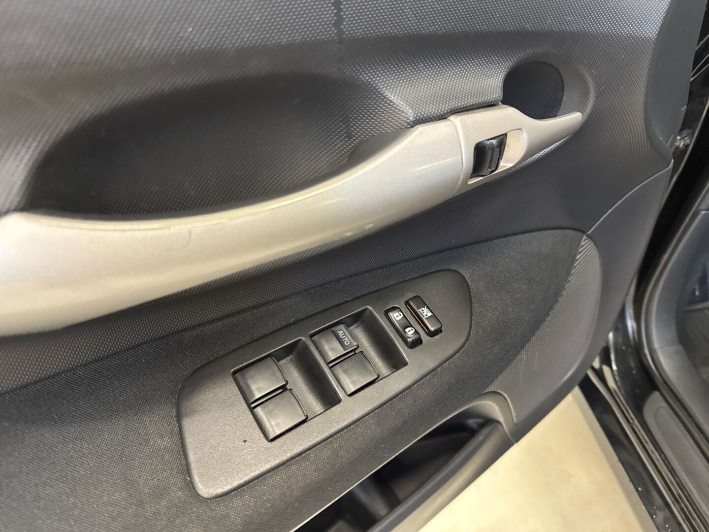 TOYOTA Auris 2009